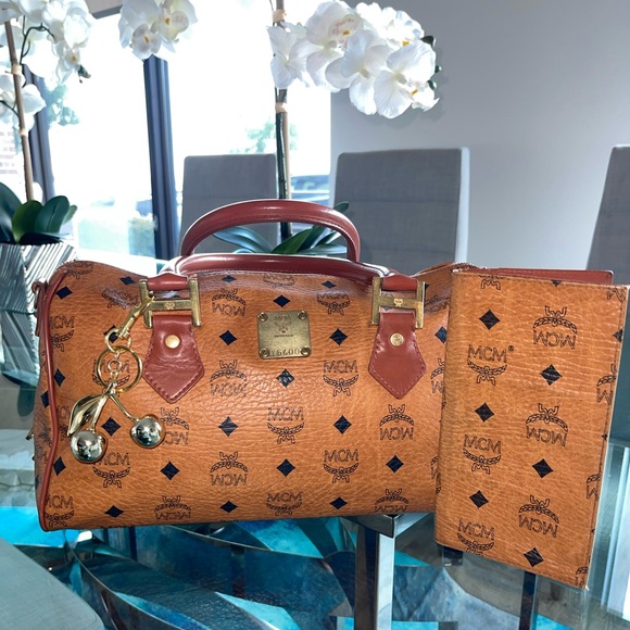 Vintage MCM Boston Bag & wallet - Picture 1 of 17